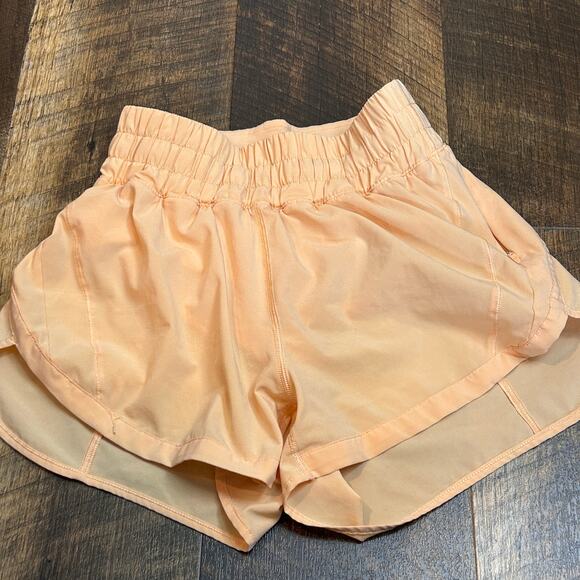 Lululemon 3” Running Shorts Size 2 Light Melon color - Picture 3 of 7